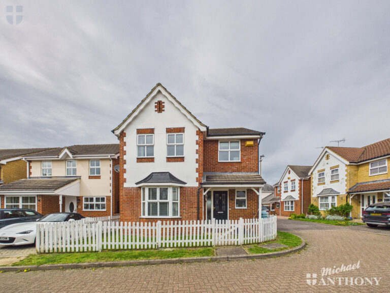 The Falcon, Watermead, Aylesbury, HP19 0GE Image