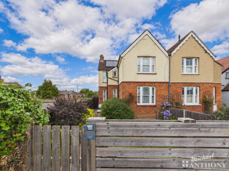Mandeville Road, Aylesbury Image