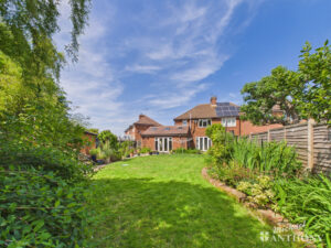 Ash Grove, Aylesbury