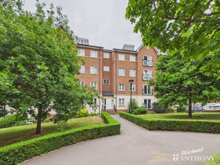 Viridian Square, Aylesbury Image