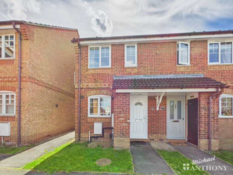 Carnation Way, Aylesbury Image