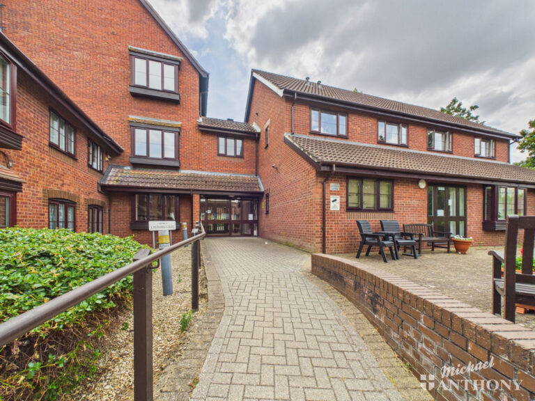 Beaconsfield Road, Aylesbury Image