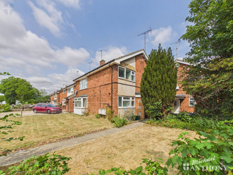 Elmhurst Road, Aylesbury Image