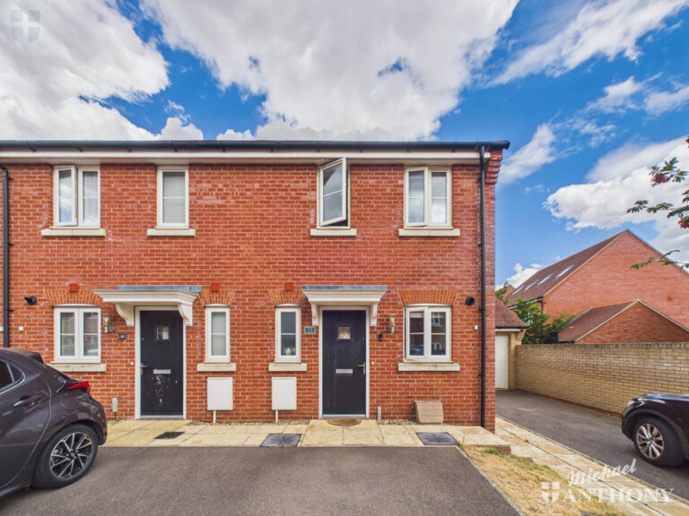 Kirkes Way, Aylesbury Image