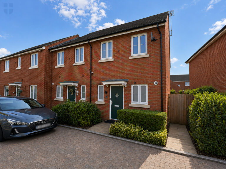 Lewis Close, Aylesbury, Buckinghamshire Image
