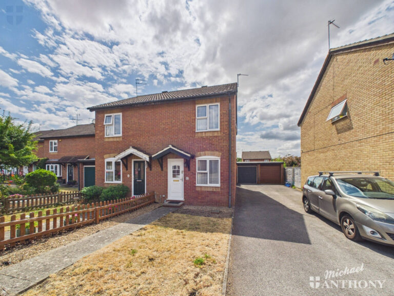 Lodden Close, Aylesbury Image