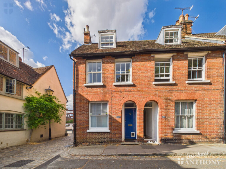 St. Marys Square, Aylesbury, Buckinghamshire Image
