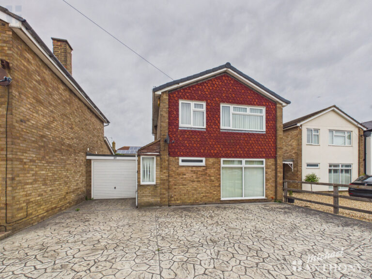 Douglas Road, Aylesbury Image