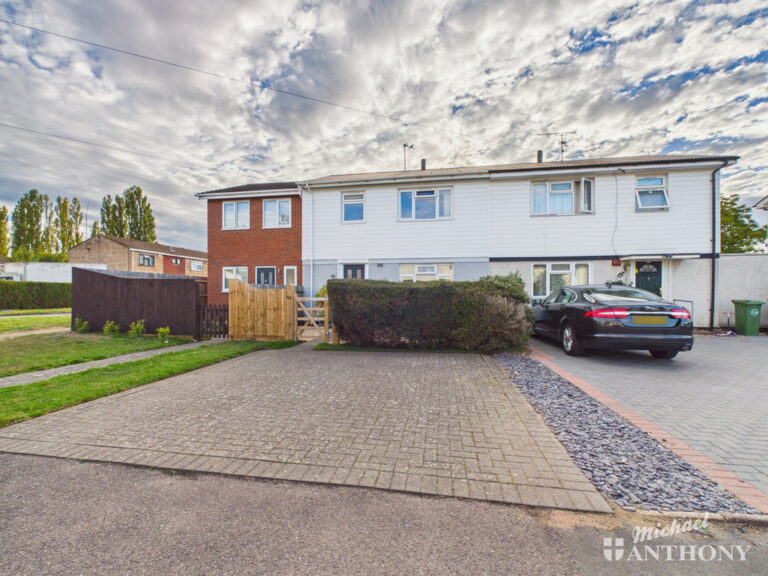 Russell Avenue, Aylesbury Image