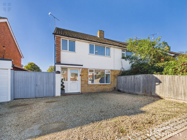Finmere Crescent, Aylesbury Image