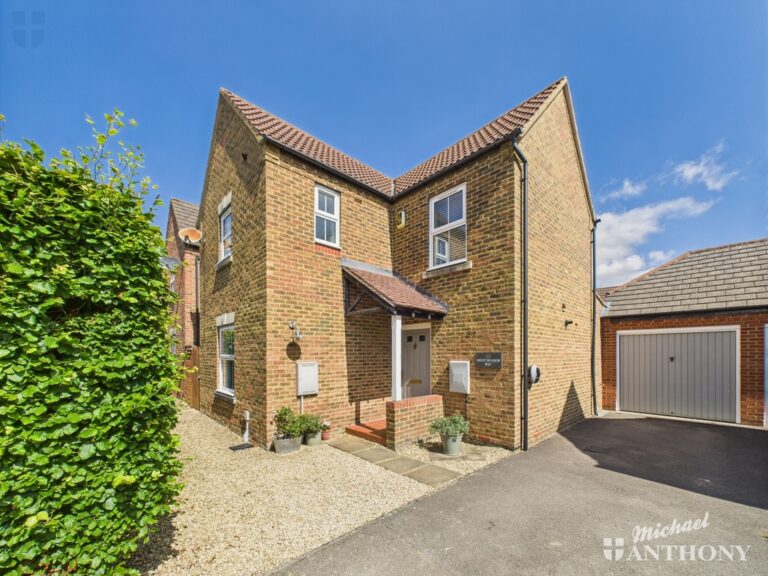 Great Meadow Way, Fairford Leys, Aylesbury