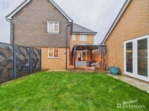 Porter Lane, Kingsbrook