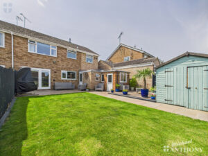 Midhurst Close, AYLESBURY, HP21 9TZ