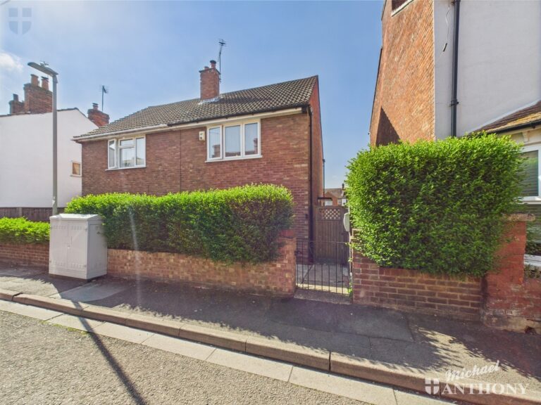 Albert Street, Aylesbury, Buckinghamshire Image