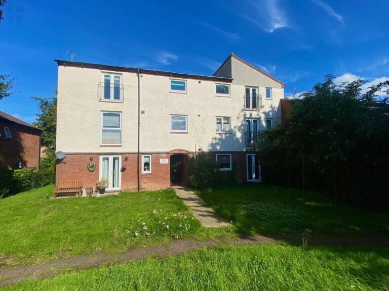 Arundel Green, Aylesbury, Buckinghamshire Image