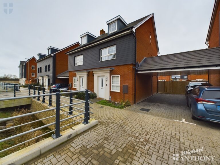 Grand Junction, Kingsbrook, Broughton