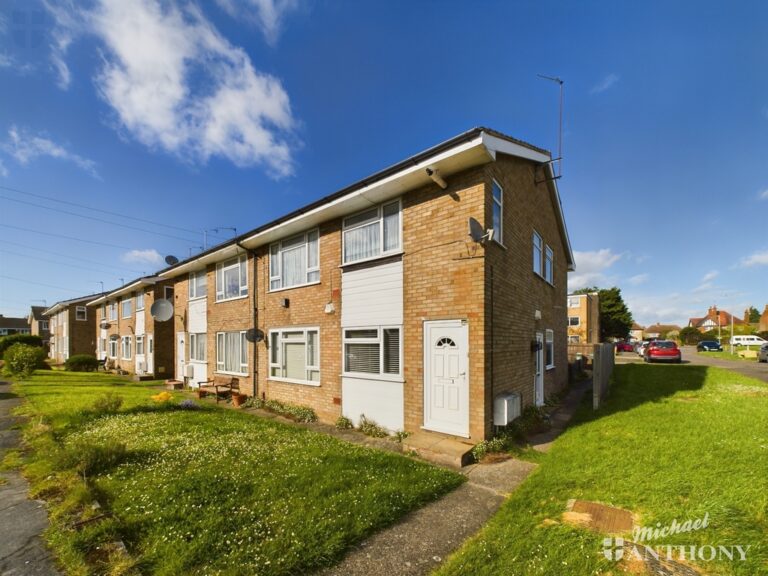 Chaucer Drive, Aylesbury, Buckinghamshire