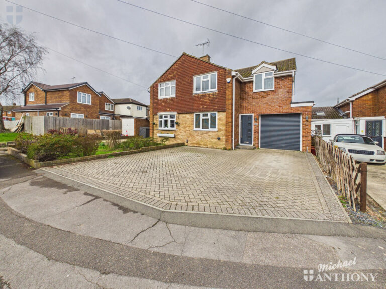 Staveley Close, Aylesbury