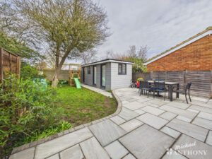 Staveley Close, Aylesbury