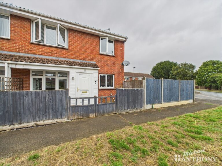 Dickens Way, AYLESBURY, HP19 8SR Image