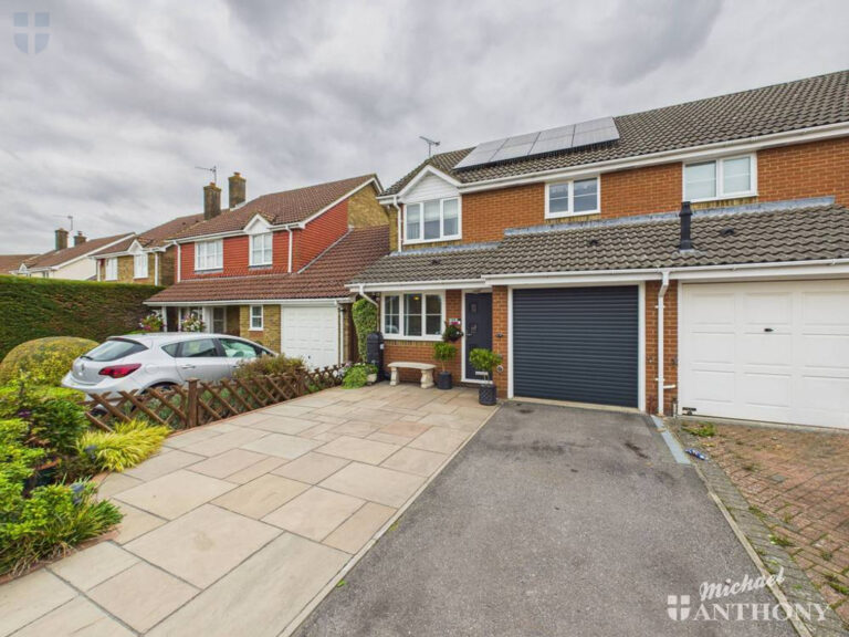 Rake Way, AYLESBURY, HP21 9AL Image