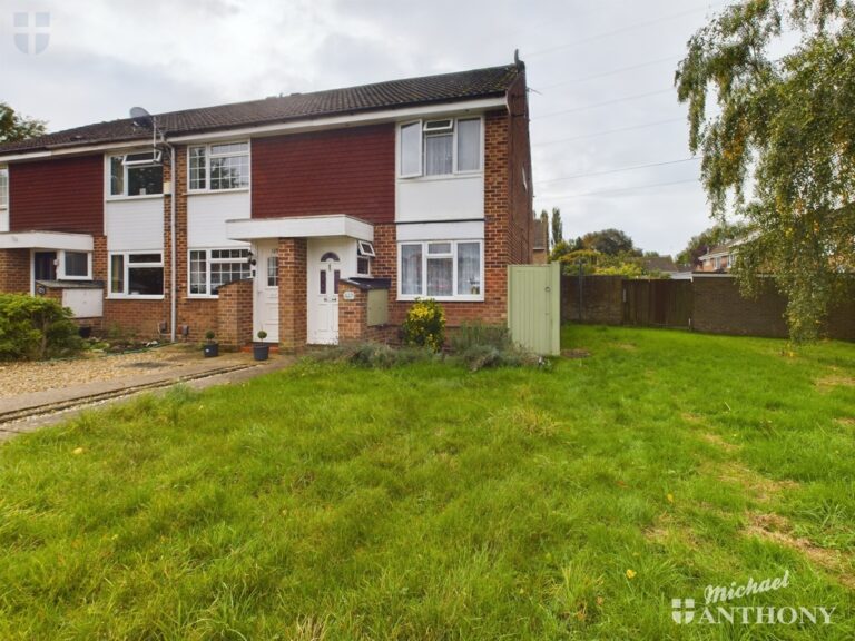 Rowland Way, Aylesbury, Buckinghamshire