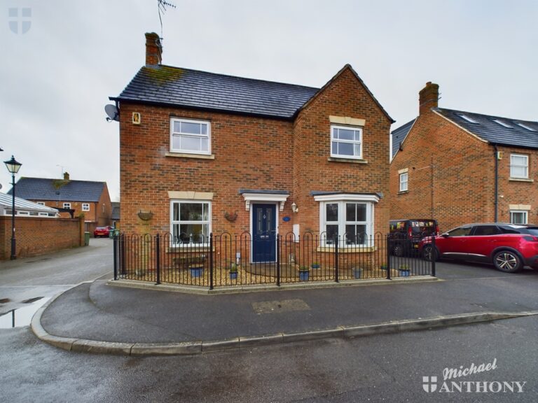 Spruce Road, Aylesbury, Buckinghamshire