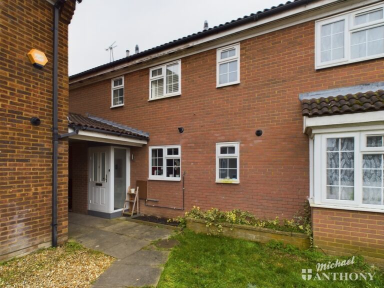 Mimosa Court, Aylesbury