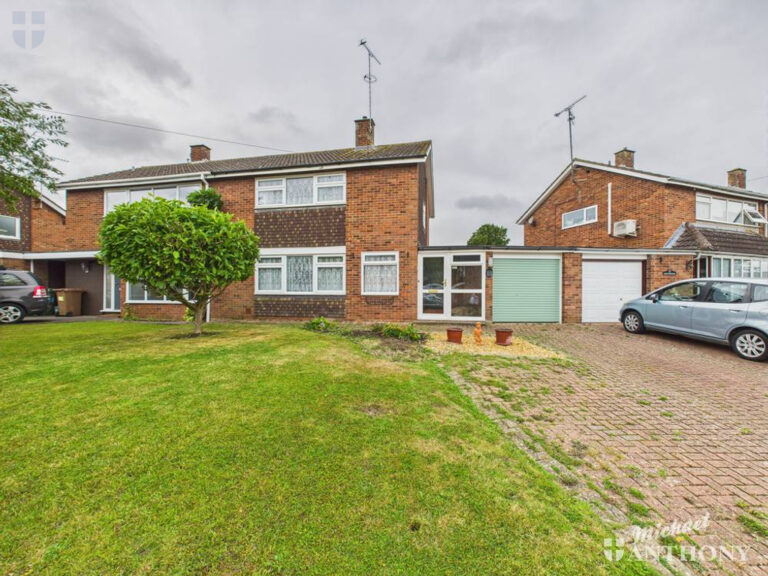Narbeth Drive, Aylesbury, Buckinghamshire Image