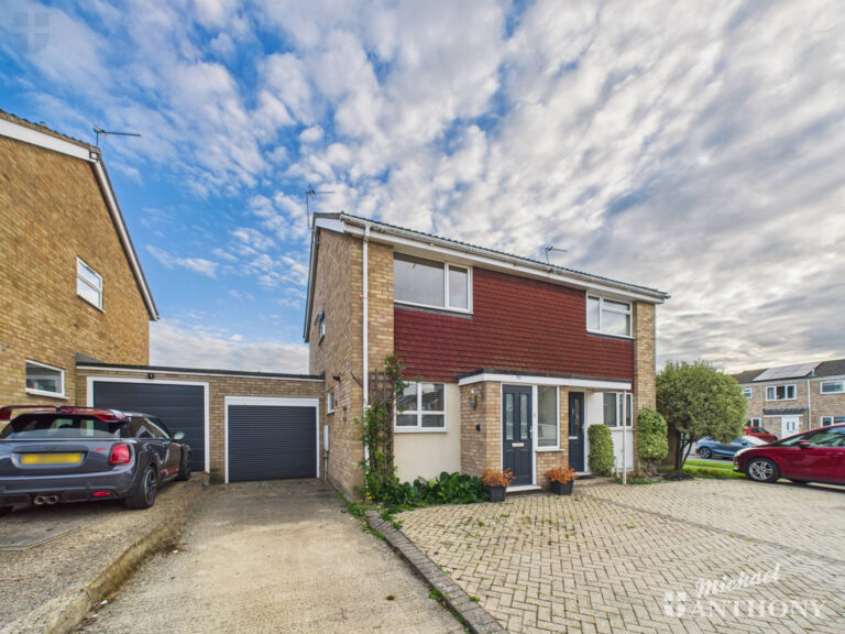Charmfield Road, Aylesbury, Buckinghamshire