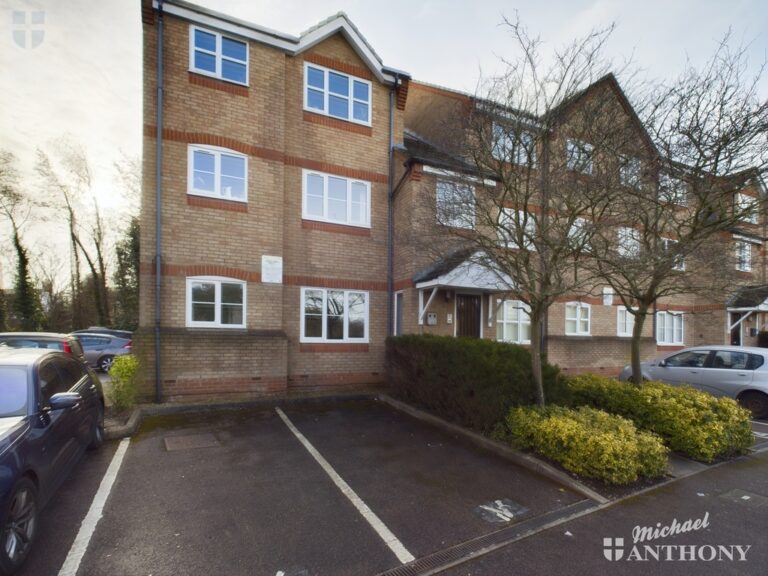Hilda Wharf, Aylesbury, Buckinghamshire