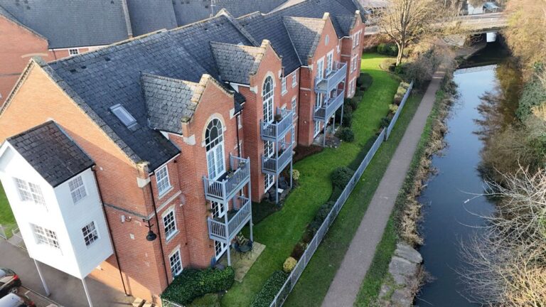 Florey Gardens, Aylesbury