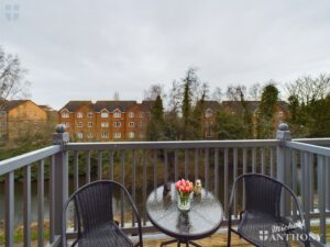Florey Gardens, Aylesbury, Buckinghamshire