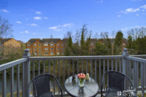 Florey Gardens, Aylesbury