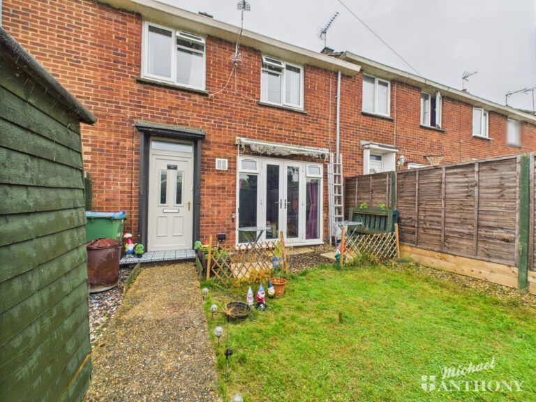 Court Close, Aylesbury, Buckinghamshire Image