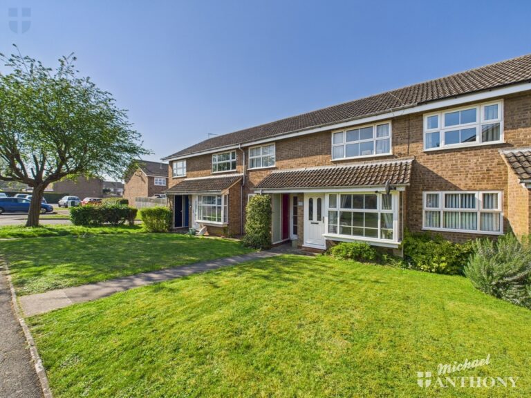 Hillary Close, Aylesbury, Buckinghamshire, HP21 9TL,