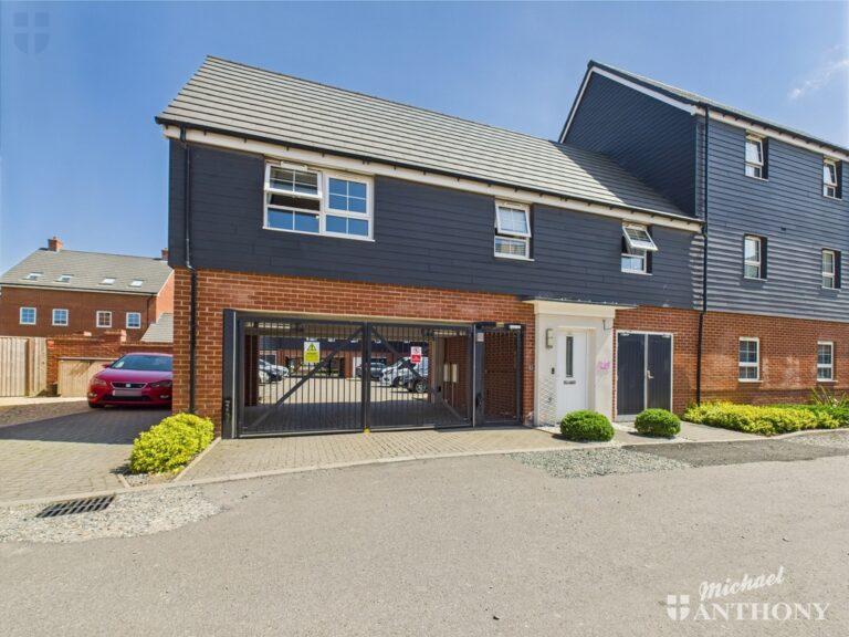 Foxtail Close, Broughton, Aylesbury, Buckinghamshire