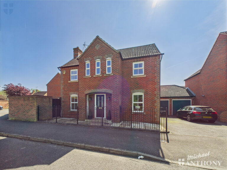 Spruce Road, Aylesbury, Buckinghamshire Image