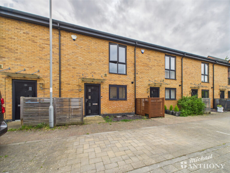 Brooks Mews, Aylesbury, Buckinghamshire Image
