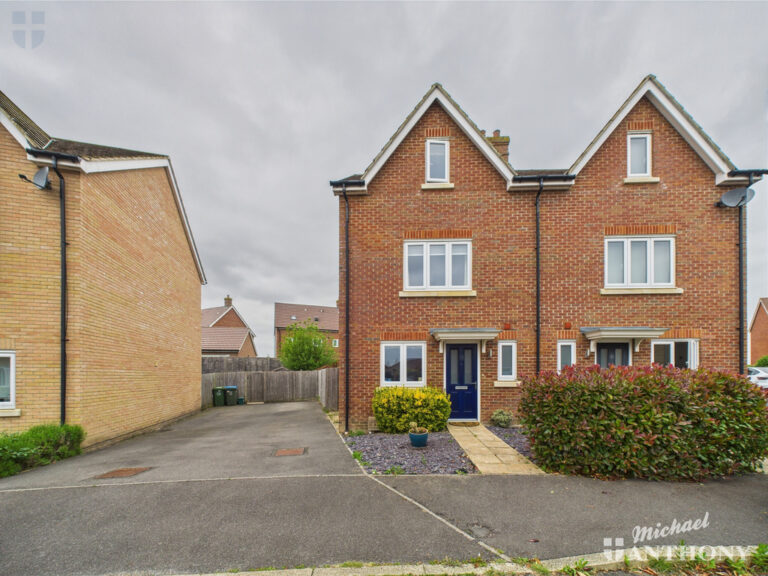Lakeland Drive, Berryfields, Aylesbury, Buckinghamshire Image