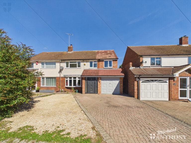 Queens Mead, Aylesbury Image