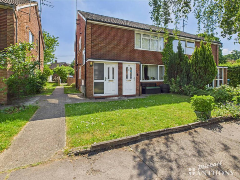 Ingram Avenue, Aylesbury, Buckinghamshire Image