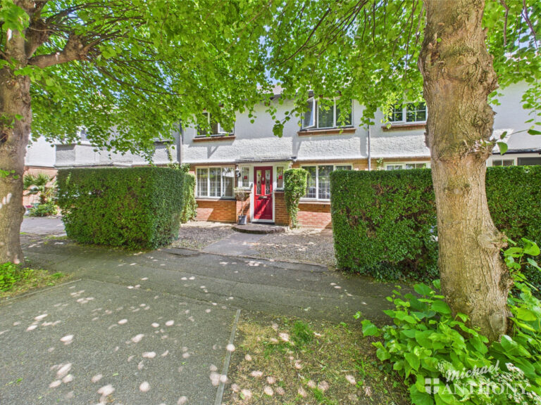 Walton Way, Aylesbury, Buckinghamshire Image