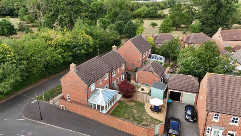 Grosvenor Way, Aylesbury, Buckinghamshire Image