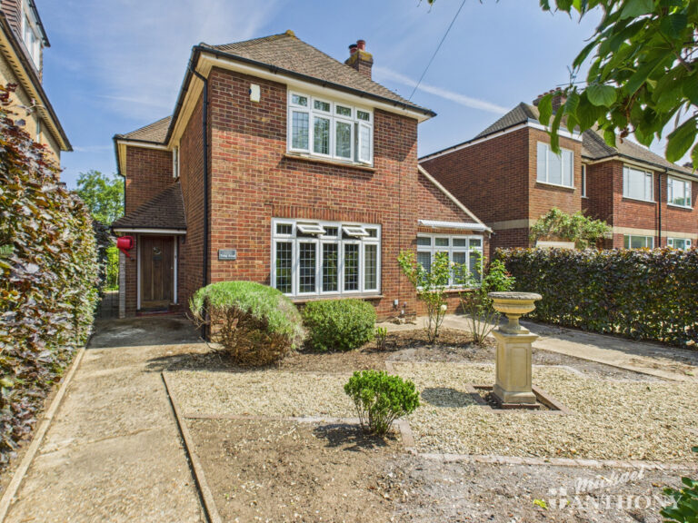Tring Road, Aylesbury, Buckinghamshire
