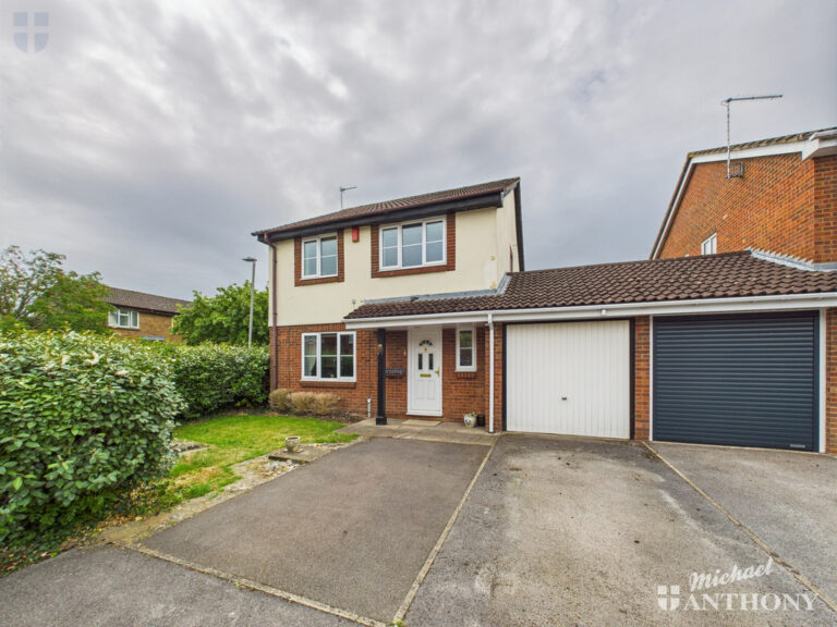 Sharp Close, Aylesbury, Buckinghamshire Image