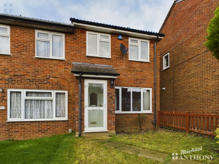 Hughenden Green, Aylesbury Image