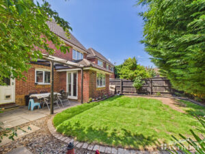 Whitehead Way, Aylesbury