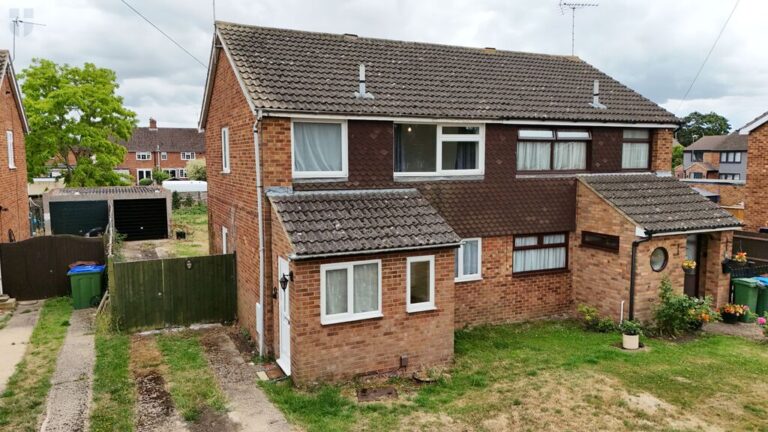 Savernake Road, Aylesbury, Buckinghamshire