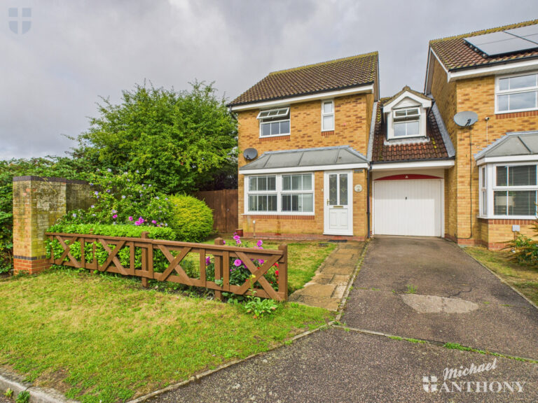 Stork Close, Aylesbury, Buckinghamshire Image